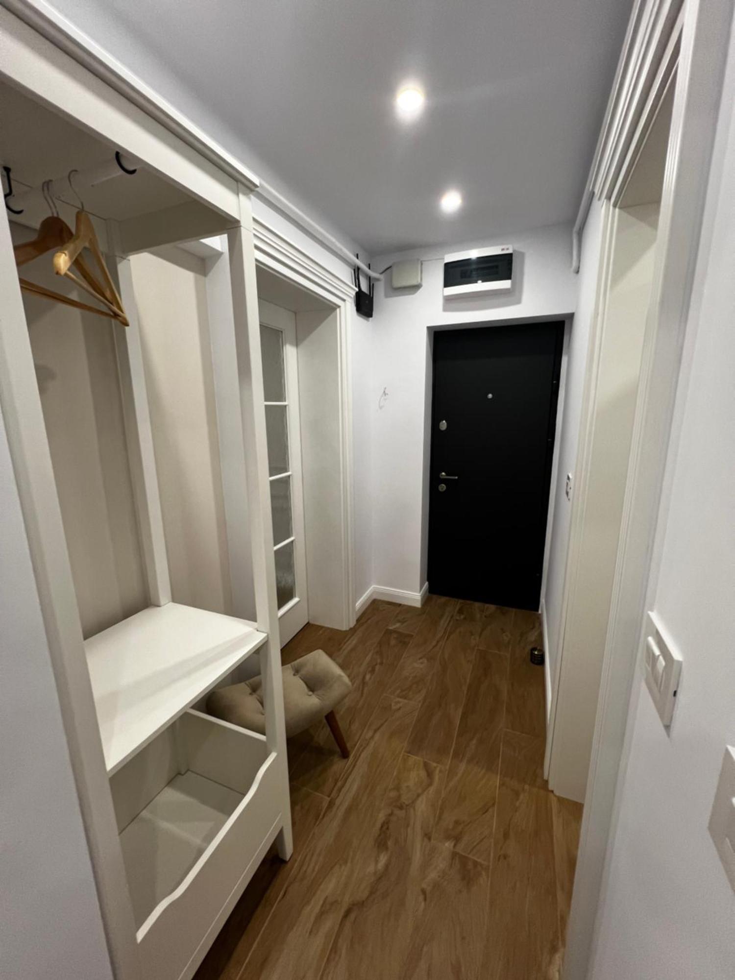 Lux 1 Apartment *